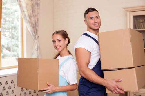Careful room-by-room moving support in Yiewsley